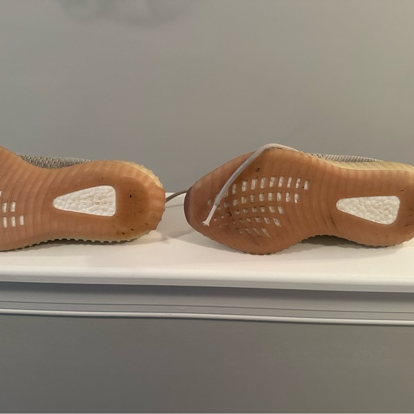 Adidas Yeezy 350 V2 Lundmark Size 8 main image 3